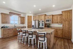 1232 E Canyon Rd N, Lake Point, UT 84074 - Photo 10