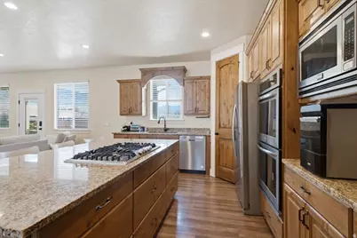 1232 E Canyon Rd N, Lake Point, UT 84074 - Photo 12
