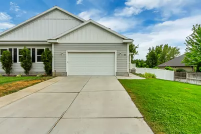 19 W 800 N, Pleasant Grove, UT 84062 - Photo 2