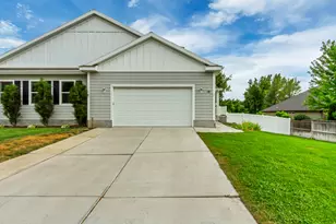 19 W 800 N, Pleasant Grove, UT 84062 - Photo 2