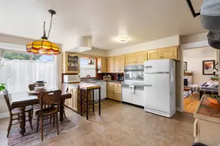 615 E Maple St, Mapleton, UT 84664 - Photo 8