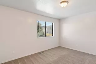 1113 Country Hills Dr, Ogden, UT 84403 - Photo 12