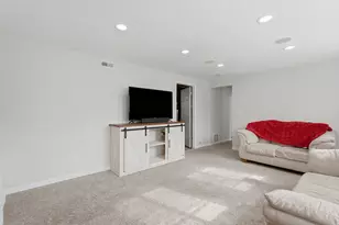 914 W 2600 N, Clinton, UT 84015 - Photo 18