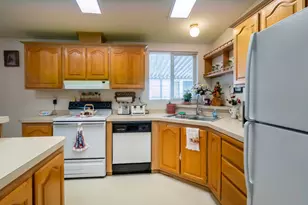 762 W Monte Hermosa, Taylorsville, UT 84123 - Photo 4