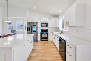 4613 E Bridleway Rd, Eagle Mountain, UT 84005 - Photo 4