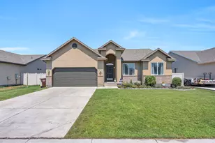 4613 E Bridleway Rd, Eagle Mountain, UT 84005 - Photo 1