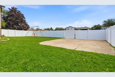 666 W 725 N, Clearfield, UT 84015 - Photo 26