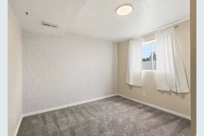 666 W 725 N, Clearfield, UT 84015 - Photo 18