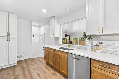 19 E 5878 S, Murray, UT 84107 - Photo 12