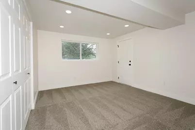 2085 E Castle Hill Ave, Cottonwood Heights, UT 84121 - Photo 12