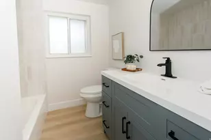 2085 E Castle Hill Ave, Cottonwood Heights, UT 84121 - Photo 10