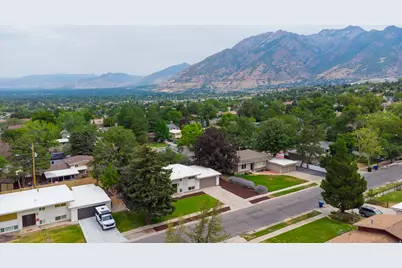 2085 E Castle Hill Ave, Cottonwood Heights, UT 84121 - Photo 22