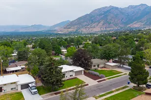 2085 E Castle Hill Ave, Cottonwood Heights, UT 84121 - Photo 22