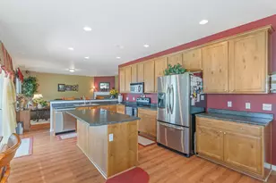 6863 W Breeanne Pl, Herriman, UT 84096 - Photo 4