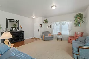 6863 W Breeanne Pl, Herriman, UT 84096 - Photo 8
