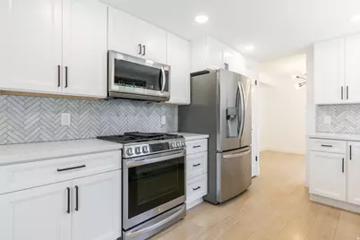 11906 S Woodridge Rd, Sandy, UT 84094 - Photo 8