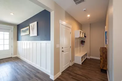 3044 S Edgewater Ln W, Syracuse, UT 84075 - Photo 8