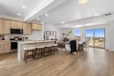 640 W Caroles Way #6, Tooele, UT 84074 - Photo 8