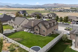 771 W Meadow Side Dr, Saratoga Springs, UT 84045 - Photo 2