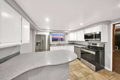 374 W Lakeview Rd S, Lindon, UT 84042 - Photo 16