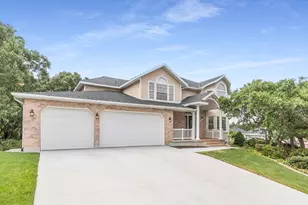 1921 Anasazi Dr, Ogden, UT 84403 - Photo 2