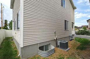 59 W Dewar Grove Ln, Salt Lake City, UT 84115 - Photo 4