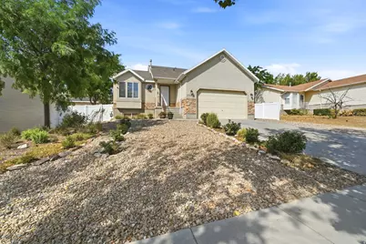 5782 S Stone Flower Way W, Salt Lake City, UT 84118 - Photo 2