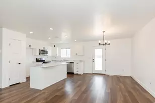 1566 E 650 S, Hyrum, UT 84319 - Photo 2