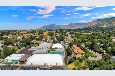 5822 S Club View Lane Ln, South Ogden, UT 84405 - Photo 6