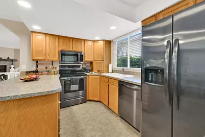 5822 S Club View Lane Ln, South Ogden, UT 84405 - Photo 22