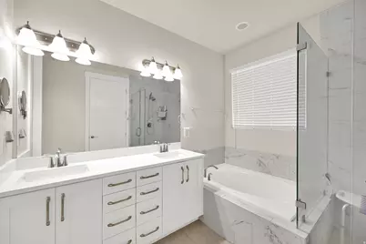 2431 N Hooded Crane Cir, Clinton, UT 84015 - Photo 18