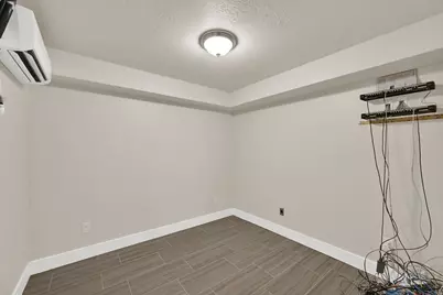 2431 N Hooded Crane Cir, Clinton, UT 84015 - Photo 26