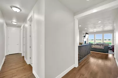 2431 N Hooded Crane Cir, Clinton, UT 84015 - Photo 4