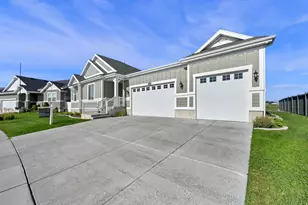 2431 N Hooded Crane Circle, Clinton, UT 84015 - Photo 2