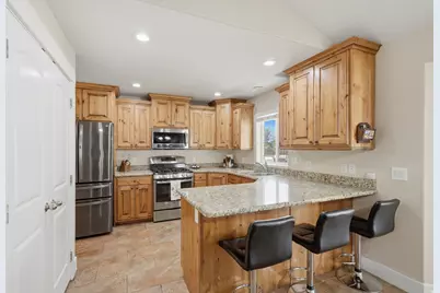685 N 200 W, Lehi, UT 84043 - Photo 8