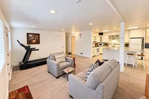 397 W 400 N, Bountiful, UT 84010 - Photo 8