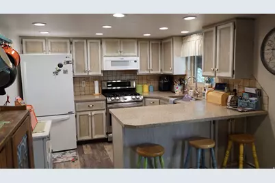 6089 W 5050 S, Hooper, UT 84315 - Photo 2