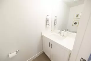 1404 E Rustic Wood Ct, Sandy, UT 84092 - Photo 10