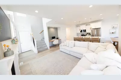 1404 E Rustic Wood Ct, Sandy, UT 84092 - Photo 8