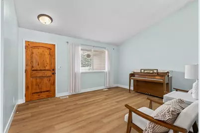 736 E 2200 S, Clearfield, UT 84015 - Photo 4