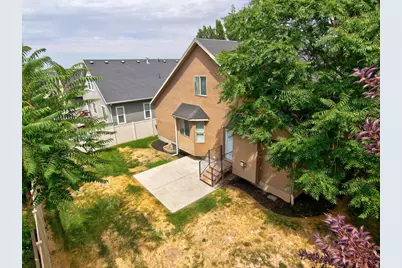 1013 W 250 N, Clearfield, UT 84015 - Photo 2