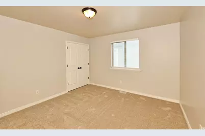 1013 W 250 N, Clearfield, UT 84015 - Photo 28