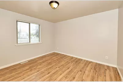 1013 W 250 N, Clearfield, UT 84015 - Photo 12