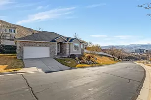 352 E Haven Crest Rd S, Draper, UT 84020 - Photo 2