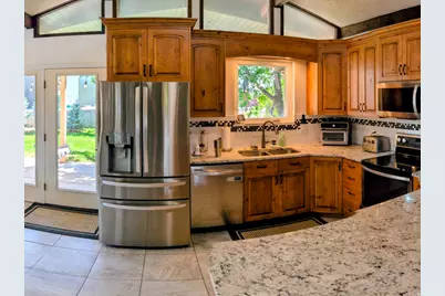 10585 N 6400 W, Highland, UT 84003 - Photo 18