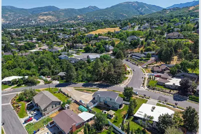 2524 S Edgehill Dr, Bountiful, UT 84010 - Photo 6
