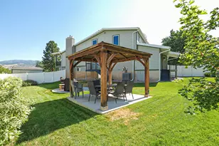 2524 S Edgehill Dr, Bountiful, UT 84010 - Photo 12