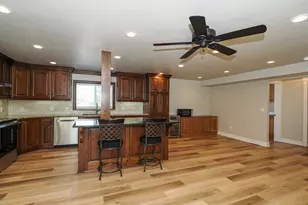 2524 S Edgehill Dr, Bountiful, UT 84010 - Photo 30