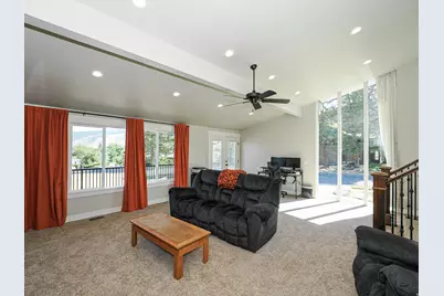 2524 S Edgehill Dr, Bountiful, UT 84010 - Photo 24
