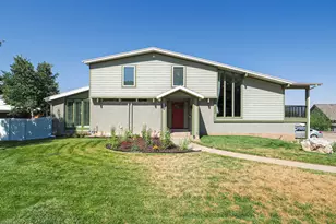 2524 S Edgehill Dr, Bountiful, UT 84010 - Photo 2